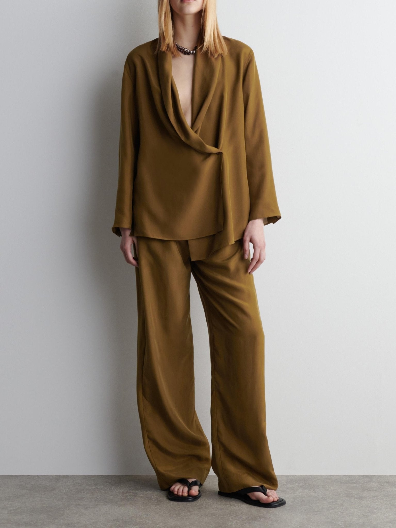 Conjunto Lavinia Alfaiataria com Gola Xale