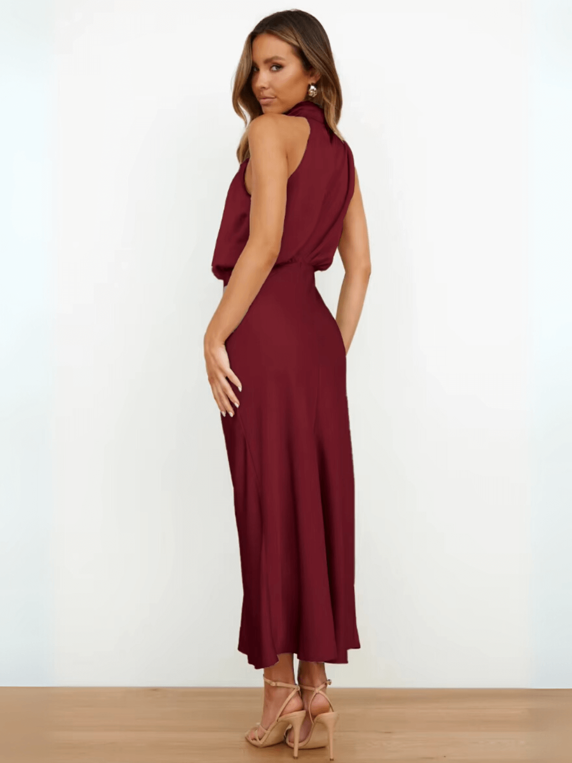 Vestido Midi Acetinado Acinturado com Gola Alta Drapeada Elegante – Rayca