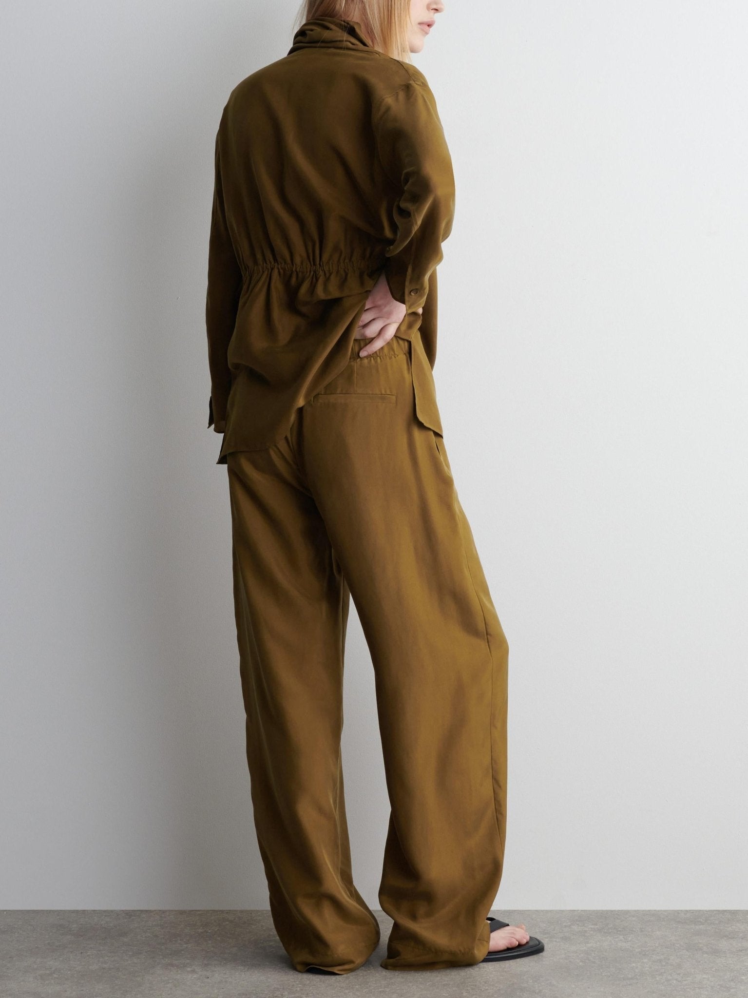 Conjunto Lavinia Alfaiataria com Gola Xale