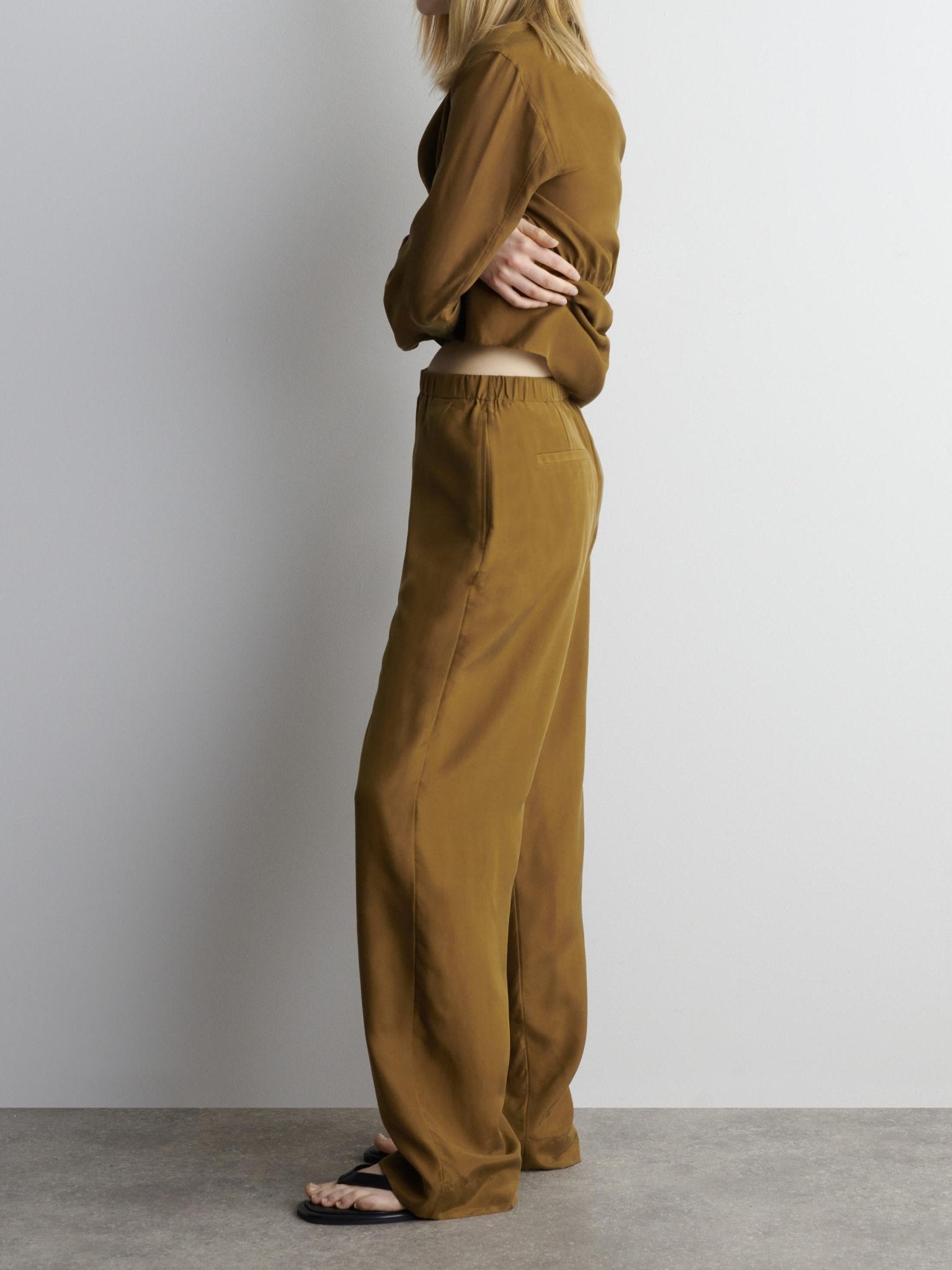 Conjunto Lavinia Alfaiataria com Gola Xale