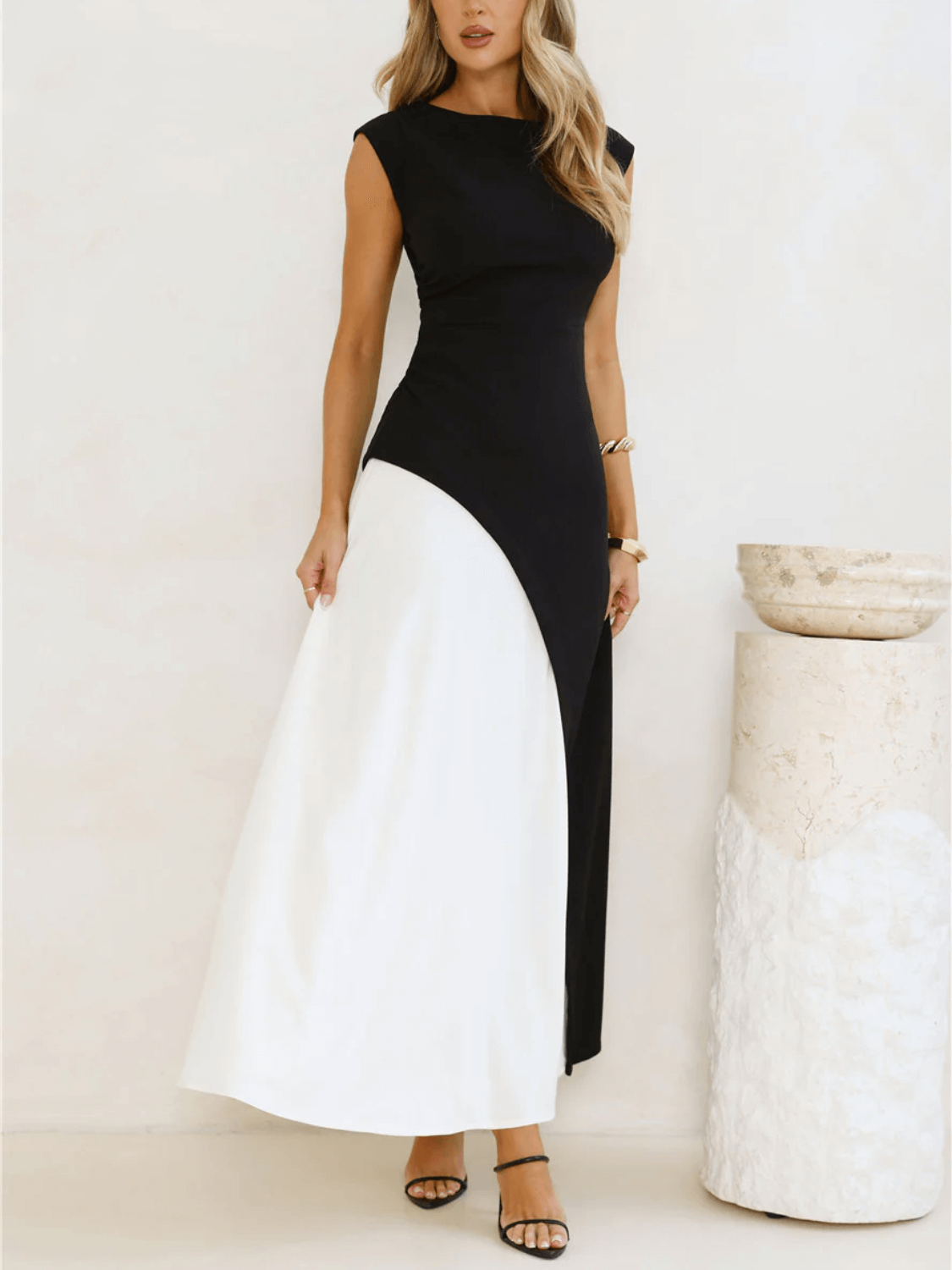 Vestido Longo Sem Mangas com Design Bicolor Diagonal Elegante - Alane